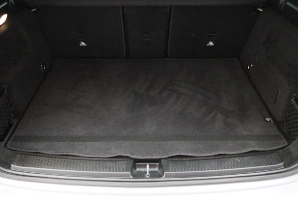 Mercedes-Benz B-Klasse 180 Launch Edition AMG Line Automaat Virtual Cockpit, LED, Apple Carplay, Camera, PDC, 18"