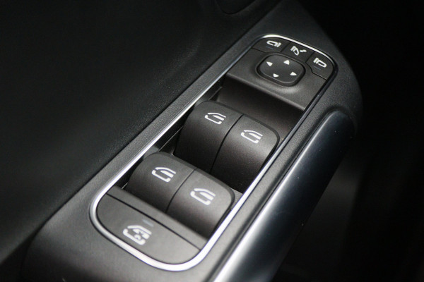 Mercedes-Benz B-Klasse 180 Launch Edition AMG Line Automaat Virtual Cockpit, LED, Apple Carplay, Camera, PDC, 18"