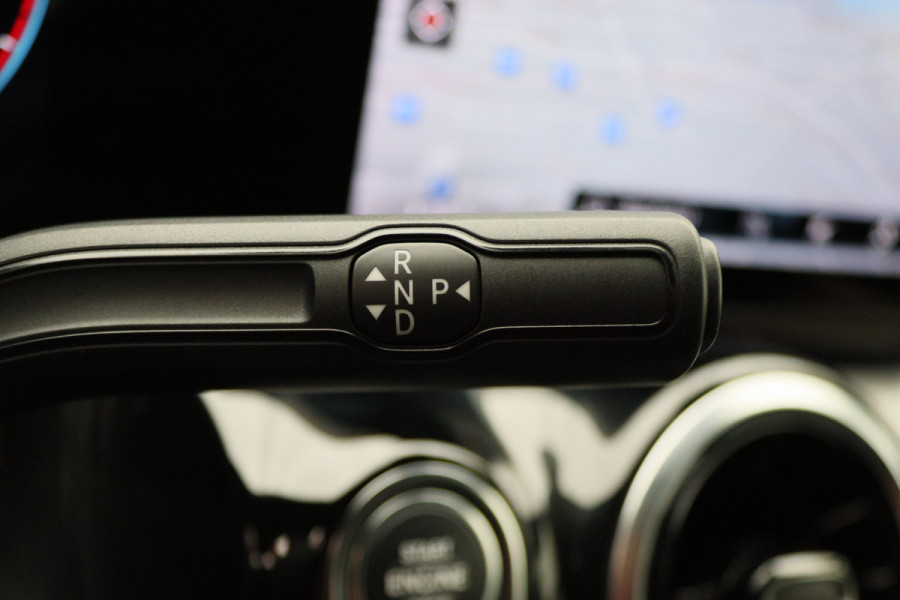 Mercedes-Benz B-Klasse 180 Launch Edition AMG Line Automaat Virtual Cockpit, LED, Apple Carplay, Camera, PDC, 18"