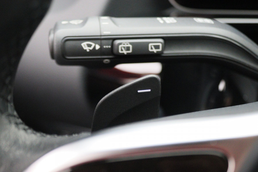 Mercedes-Benz B-Klasse 180 Launch Edition AMG Line Automaat Virtual Cockpit, LED, Apple Carplay, Camera, PDC, 18"