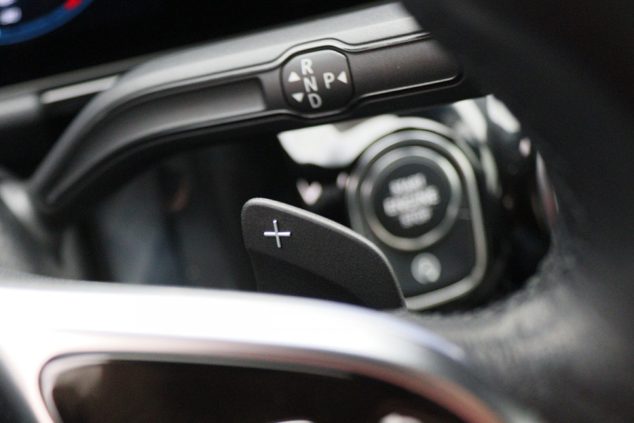 Mercedes-Benz B-Klasse 180 Launch Edition AMG Line Automaat Virtual Cockpit, LED, Apple Carplay, Camera, PDC, 18"
