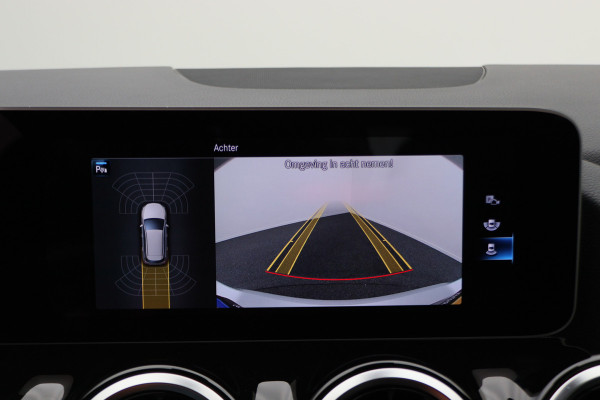 Mercedes-Benz B-Klasse 180 Launch Edition AMG Line Automaat Virtual Cockpit, LED, Apple Carplay, Camera, PDC, 18"