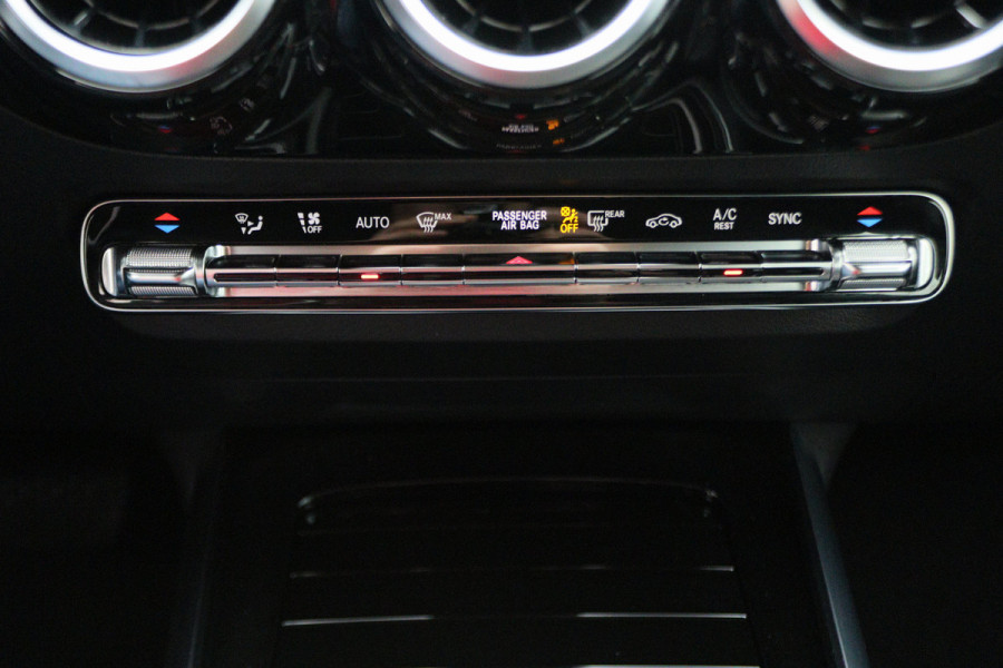 Mercedes-Benz B-Klasse 180 Launch Edition AMG Line Automaat Virtual Cockpit, LED, Apple Carplay, Camera, PDC, 18"