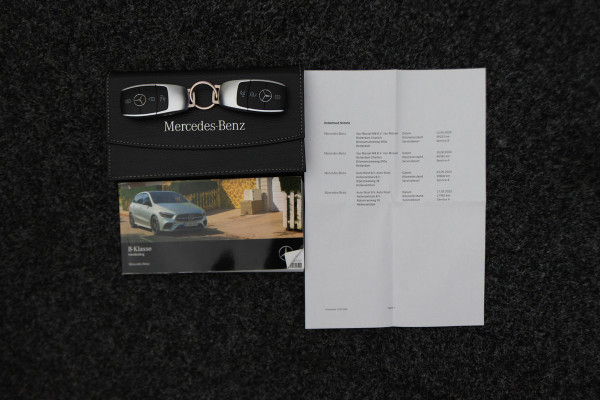 Mercedes-Benz B-Klasse 180 Launch Edition AMG Line Automaat Virtual Cockpit, LED, Apple Carplay, Camera, PDC, 18"