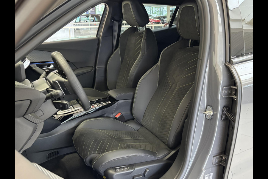 Peugeot 2008 1.2 Hybrid 145 GT Automaat | Elektrisch verstelbare bestuurdersstoel | Stoelverwarming | Massage | 4-seizoensbanden | 360 Camera | Navigatie | Adaptieve cruise control