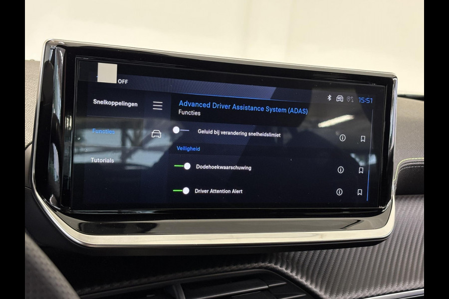 Peugeot 2008 1.2 Hybrid 145 GT Automaat | Elektrisch verstelbare bestuurdersstoel | Stoelverwarming | Massage | 4-seizoensbanden | 360 Camera | Navigatie | Adaptieve cruise control