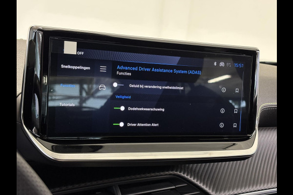 Peugeot 2008 1.2 Hybrid 145 GT Automaat | Elektrisch verstelbare bestuurdersstoel | Stoelverwarming | Massage | 4-seizoensbanden | 360 Camera | Navigatie | Adaptieve cruise control