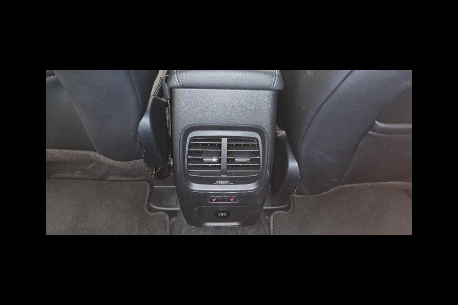 Ford Kuga 2.5 PHEV Titanium 225pk | Driver Assistance Pack | Winterpack | Technology Pack | AGR Stoelen | All Season banden Cross Climate
