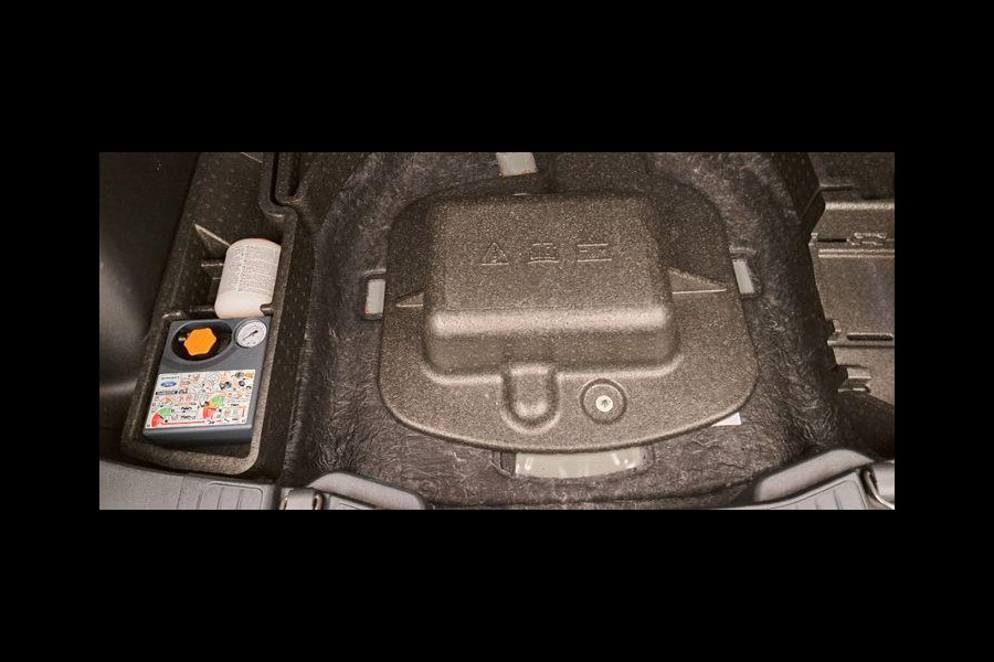Ford Kuga 2.5 PHEV Titanium 225pk | Driver Assistance Pack | Winterpack | Technology Pack | AGR Stoelen | All Season banden Cross Climate