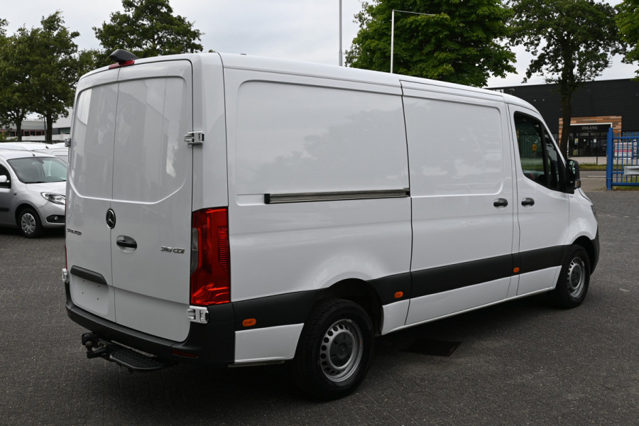 Mercedes-Benz Sprinter 316 CDI L2H1 RWD 3500kg Trekhaak, Led, MBUX met camera, Dodehoek assyst, Brake assyst,