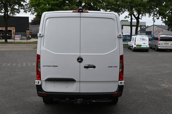 Mercedes-Benz Sprinter 316 CDI L2H1 RWD 3500kg Trekhaak, Led, MBUX met camera, Dodehoek assyst, Brake assyst,
