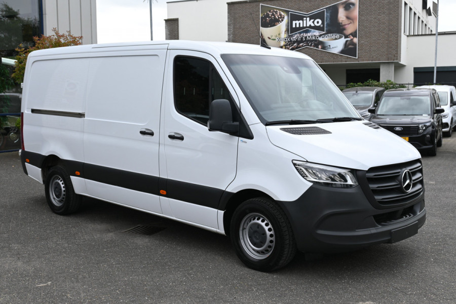 Mercedes-Benz Sprinter 316 CDI L2H1 RWD 3500kg Trekhaak, Led, MBUX met camera, Dodehoek assyst, Brake assyst,