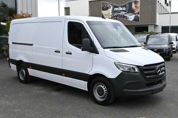 Mercedes-Benz Sprinter 316 CDI L2H1 RWD 3500kg Trekhaak, Led, MBUX met camera, Dodehoek assyst, Brake assyst,