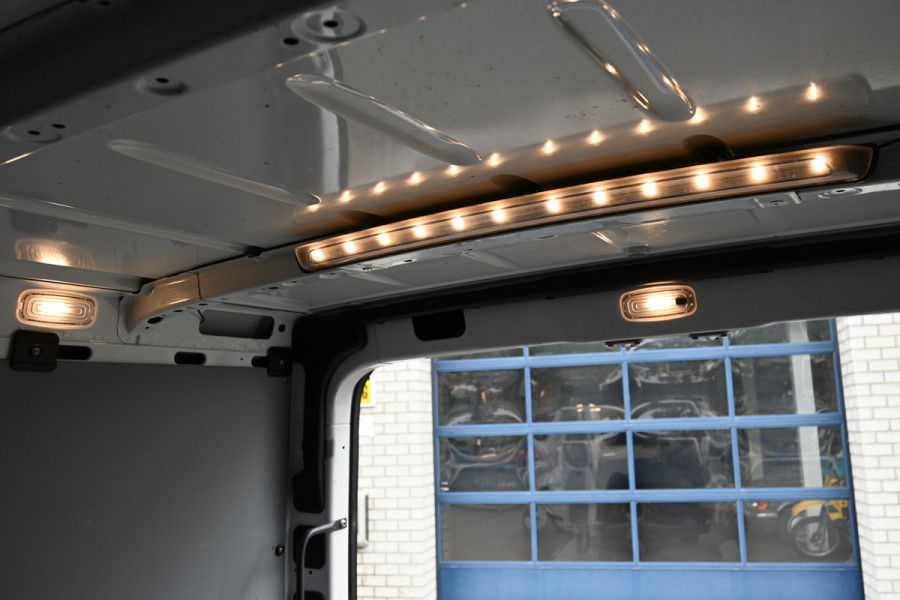 Mercedes-Benz Sprinter 316 CDI L2H1 RWD 3500kg Trekhaak, Led, MBUX met camera, Dodehoek assyst, Brake assyst,