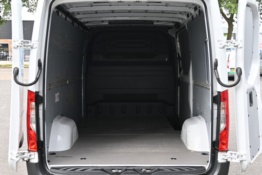 Mercedes-Benz Sprinter 316 CDI L2H1 RWD 3500kg Trekhaak, Led, MBUX met camera, Dodehoek assyst, Brake assyst,