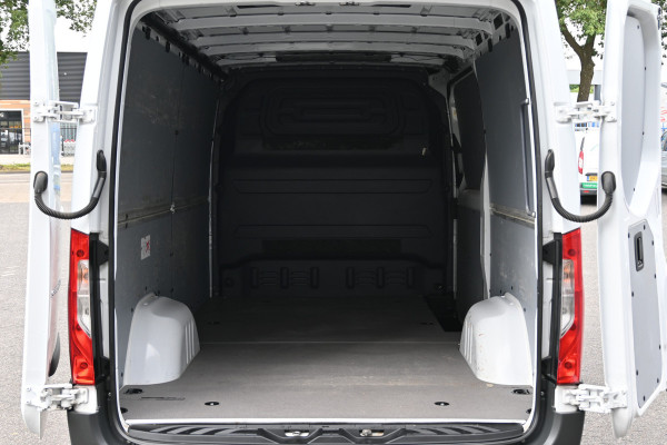 Mercedes-Benz Sprinter 316 CDI L2H1 RWD 3500kg Trekhaak, Led, MBUX met camera, Dodehoek assyst, Brake assyst,