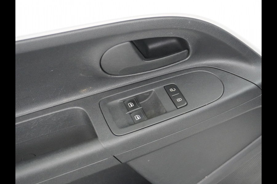 Škoda Citigo 1.0 CNG Bifuel Airco CruiseControl 5drs Bluetooth Isofix Greentech Led Aardgas Elek.Ramen Aut.Verlichting Start/Stop DealerOnderhouden Ambition NL-auto! Kosten per 100 km: CNG is goedkoop – bij een prijs van €1,20 per kg kost 100 km slechts €3,60 - €4,20  Belasting slechts 36 euro per maand!!