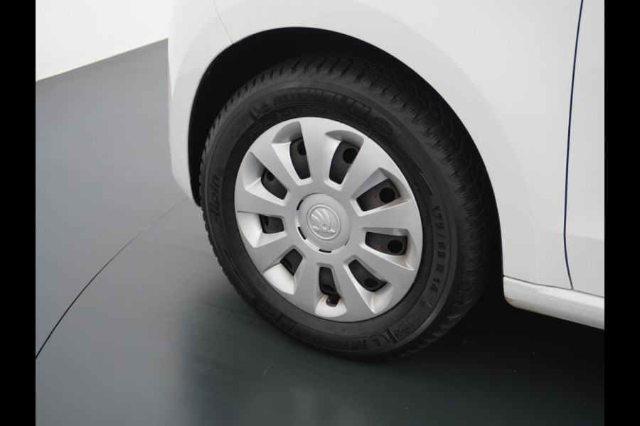 Škoda Citigo 1.0 CNG Bifuel Airco CruiseControl 5drs Bluetooth Isofix Greentech Led Aardgas Elek.Ramen Aut.Verlichting Start/Stop DealerOnderhouden Ambition NL-auto! Kosten per 100 km: CNG is goedkoop – bij een prijs van €1,20 per kg kost 100 km slechts €3,60 - €4,20  Belasting slechts 36 euro per maand!!