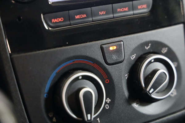 Peugeot Boxer 2.0 blueHDI L4/H2 3 ZITS 435 163PK CAMERA NAVI AIRCO LEASE V/A € 122,- p.m. INRUIL MOGELIJK