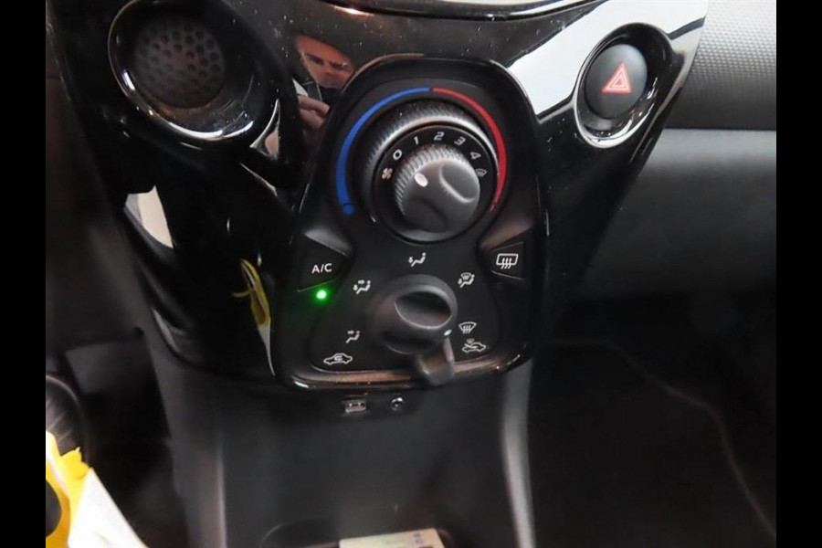 Peugeot 108 1.0 e-VTi Allure - Automaat - Navi - Airco - Pack Look - Org.NL