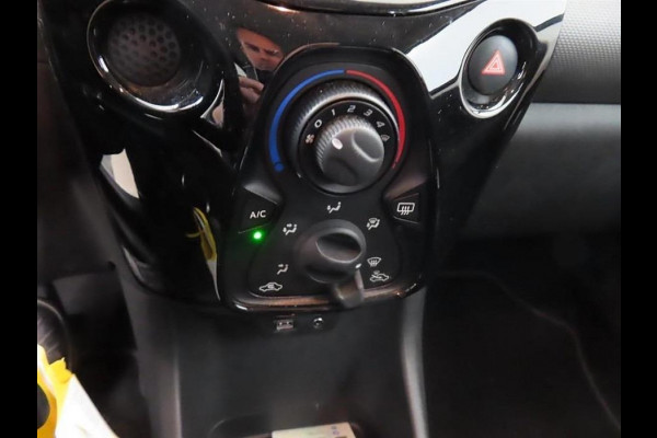 Peugeot 108 1.0 e-VTi Allure - Automaat - Navi - Airco - Pack Look - Org.NL