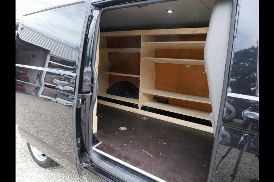 Volkswagen Transporter 2.0 TDI 204PK, L2H1, Airco