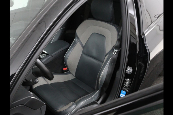 Volvo V60 2.0 T8 Recharge AWD R-Design | Trekhaak | Stoelverwarming | Camera | Harman/Kardon | Adaptive cruise | Memory | Carplay | Navigatie | 19'' lichtmetalen velgen