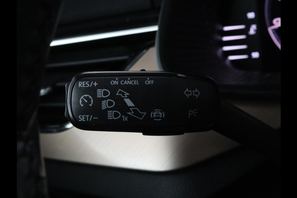 Škoda Kamiq 1.5 TSI Business Edtion | Stoelverwarming | Camera | Trekhaak | Carplay | Keyless | Full LED | Virtual Cockpit | Navigatie | Climate control | Parkeerhulp | Cruise control