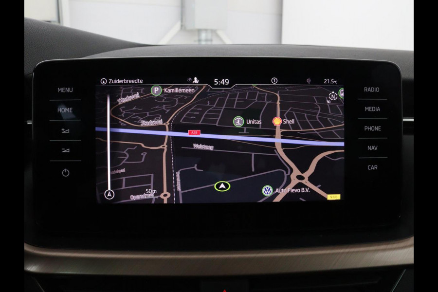 Škoda Kamiq 1.5 TSI Business Edtion | Stoelverwarming | Camera | Trekhaak | Carplay | Keyless | Full LED | Virtual Cockpit | Navigatie | Climate control | Parkeerhulp | Cruise control