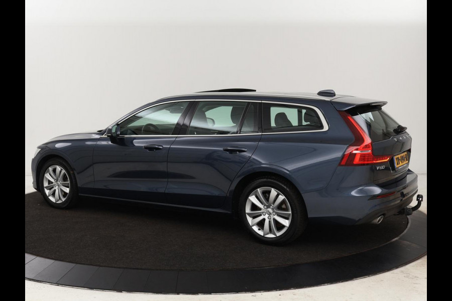 Volvo V60 2.0 D4 Momentum | 1e eigenaar | Panoramadak | Leder | Trekhaak | Stoelverwarming | Carplay | Navigatie | Full LED