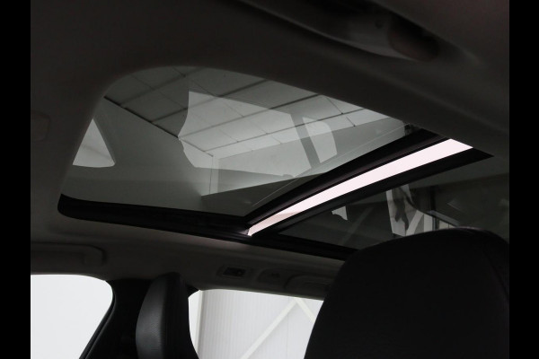 Volvo V60 2.0 D4 Momentum | 1e eigenaar | Panoramadak | Leder | Trekhaak | Stoelverwarming | Carplay | Navigatie | Full LED