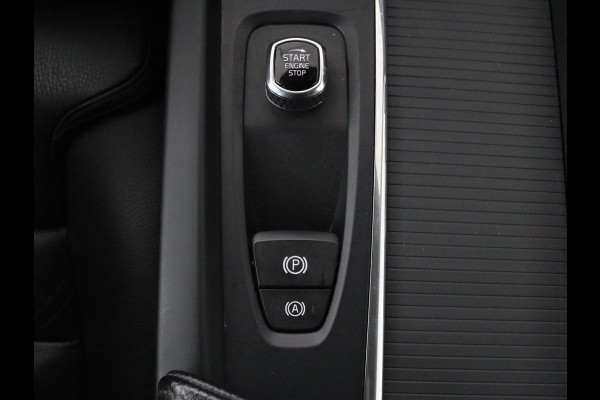 Volvo V60 2.0 D4 Momentum | 1e eigenaar | Panoramadak | Leder | Trekhaak | Stoelverwarming | Carplay | Navigatie | Full LED