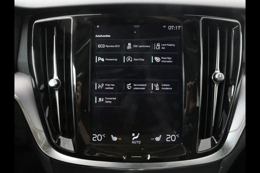 Volvo V60 2.0 D4 Momentum | 1e eigenaar | Panoramadak | Leder | Trekhaak | Stoelverwarming | Carplay | Navigatie | Full LED
