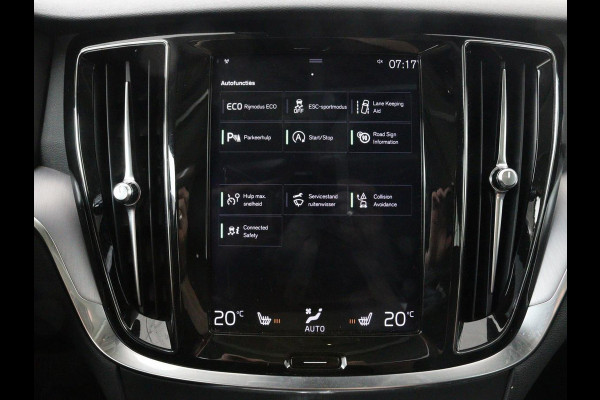 Volvo V60 2.0 D4 Momentum | 1e eigenaar | Panoramadak | Leder | Trekhaak | Stoelverwarming | Carplay | Navigatie | Full LED