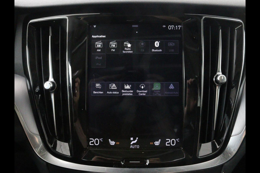 Volvo V60 2.0 D4 Momentum | 1e eigenaar | Panoramadak | Leder | Trekhaak | Stoelverwarming | Carplay | Navigatie | Full LED