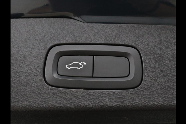 Volvo V60 2.0 D4 Momentum | 1e eigenaar | Panoramadak | Leder | Trekhaak | Stoelverwarming | Carplay | Navigatie | Full LED