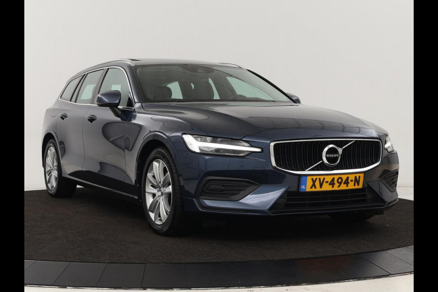 Volvo V60 2.0 D4 Momentum | 1e eigenaar | Panoramadak | Leder | Trekhaak | Stoelverwarming | Carplay | Navigatie | Full LED