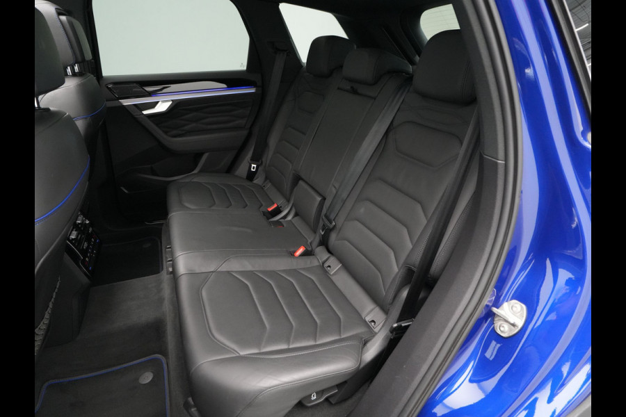 Volkswagen Touareg 3.0 TSi 4MOTION R 463pk Luchtvering Panorama Stoelverkoeling/verwarming 360Camera Carplay Navigatie 2