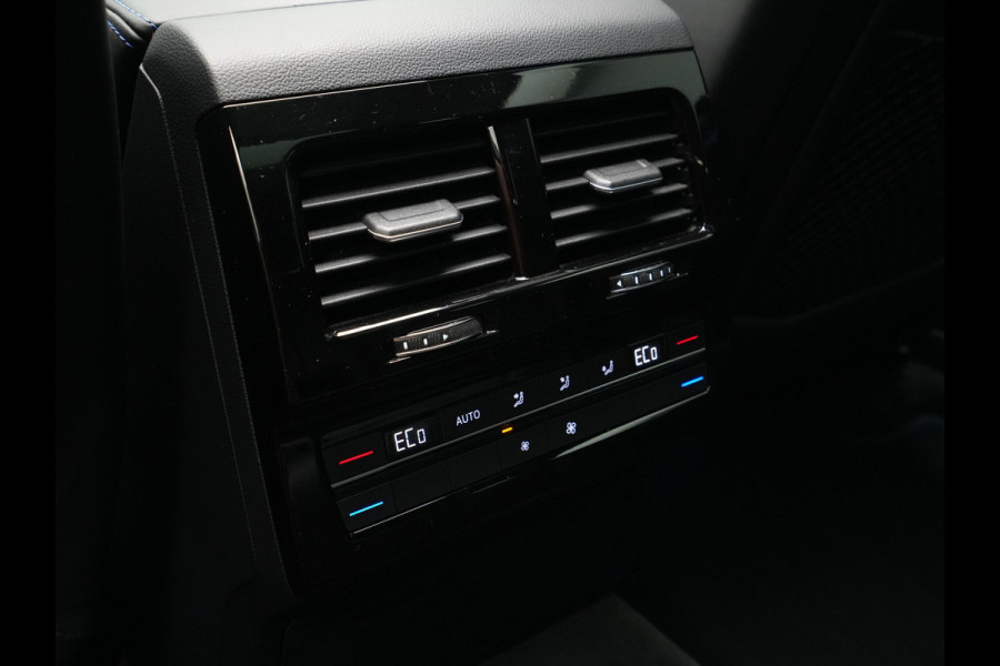 Volkswagen Touareg 3.0 TSi 4MOTION R 463pk Luchtvering Panorama Stoelverkoeling/verwarming 360Camera Carplay Navigatie 2