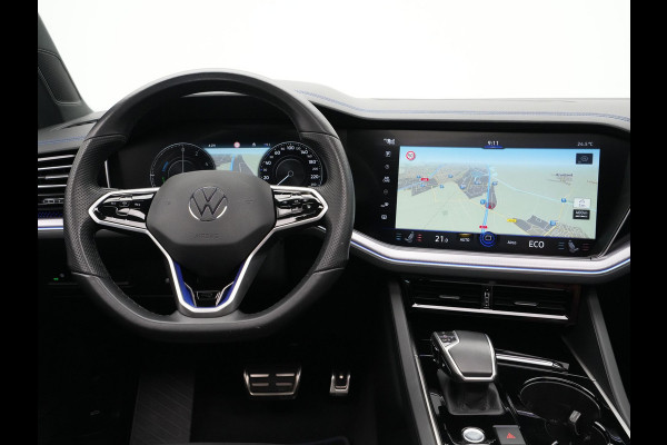 Volkswagen Touareg 3.0 TSi 4MOTION R 463pk Luchtvering Panorama Stoelverkoeling/verwarming 360Camera Carplay Navigatie 2