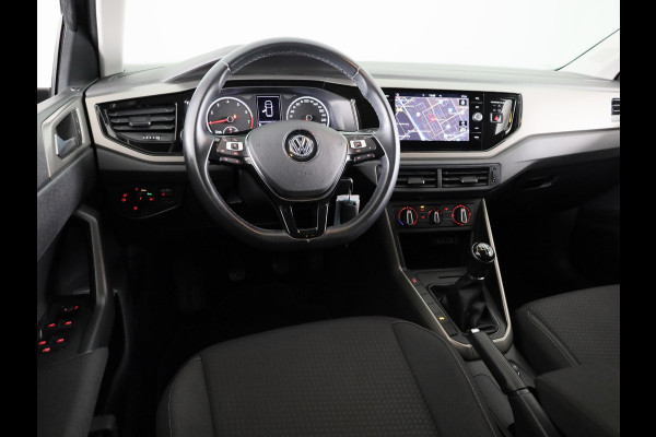 Volkswagen Polo 1.0 TSI Comfortline 95 pk | Navigatie | Parkeersensoren | Adaptieve cruise control | Apple Carplay/Android Auto |
