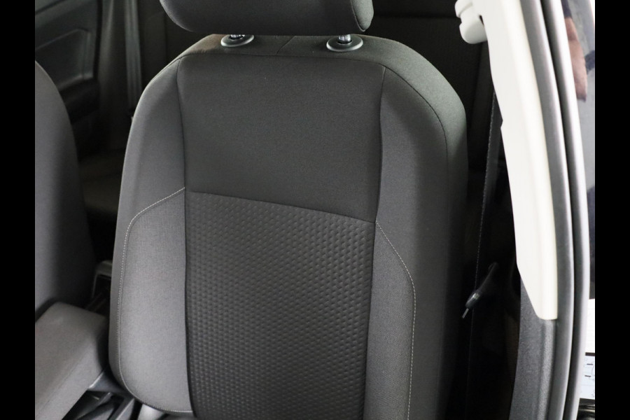 Volkswagen Polo 1.0 TSI Comfortline 95 pk | Navigatie | Parkeersensoren | Adaptieve cruise control | Apple Carplay/Android Auto |