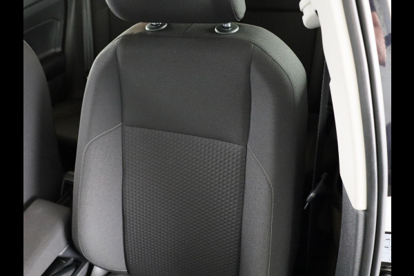 Volkswagen Polo 1.0 TSI Comfortline 95 pk | Navigatie | Parkeersensoren | Adaptieve cruise control | Apple Carplay/Android Auto |