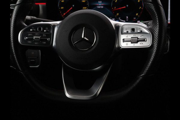 Mercedes-Benz A-Klasse 200 Business Solution AMG | Panoramadak | Stoelverwarming | Trekhaak | Matrix LED | Memory | Carplay | Keyless | Camera | Sfeerverlichting | Leder/Alcantara | Park Assist