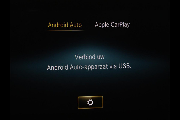 Mercedes-Benz A-Klasse 200 Business Solution AMG | Panoramadak | Stoelverwarming | Trekhaak | Matrix LED | Memory | Carplay | Keyless | Camera | Sfeerverlichting | Leder/Alcantara | Park Assist