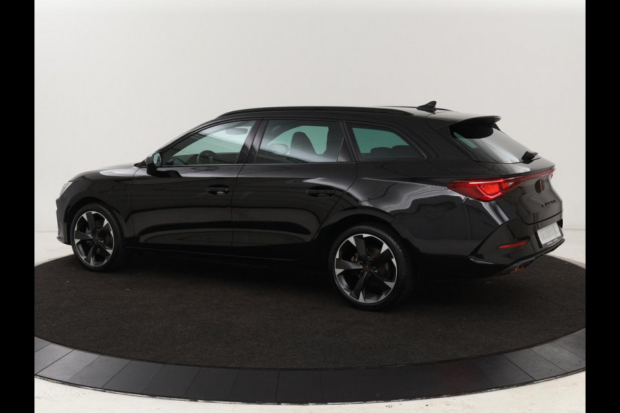 CUPRA Leon 1.4 e-Hybrid | Carplay | Stuurverwarming | Navigatie | Sfeerverlichting | Full LED | Keyless | Sportstoelen | Parkeerhulp | PHEV