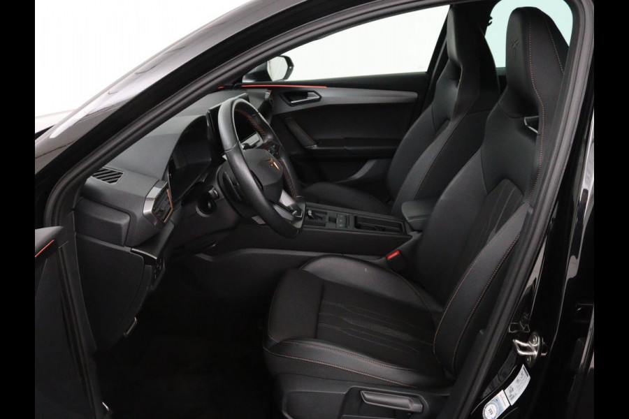 CUPRA Leon 1.4 e-Hybrid | Carplay | Stuurverwarming | Navigatie | Sfeerverlichting | Full LED | Keyless | Sportstoelen | Parkeerhulp | PHEV