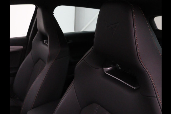 CUPRA Leon 1.4 e-Hybrid | Carplay | Stuurverwarming | Navigatie | Sfeerverlichting | Full LED | Keyless | Sportstoelen | Parkeerhulp | PHEV