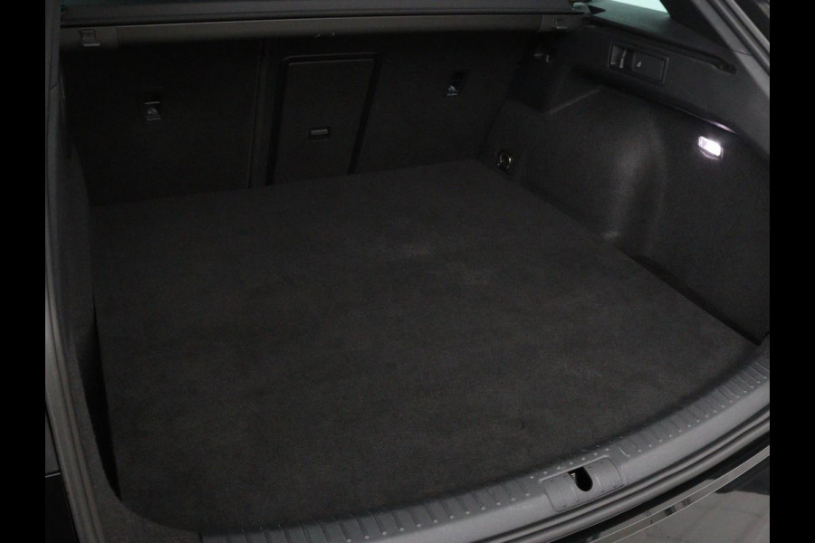 CUPRA Leon 1.4 e-Hybrid | Carplay | Stuurverwarming | Navigatie | Sfeerverlichting | Full LED | Keyless | Sportstoelen | Parkeerhulp | PHEV