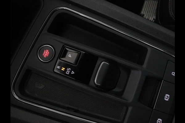 CUPRA Leon 1.4 e-Hybrid | Carplay | Stuurverwarming | Navigatie | Sfeerverlichting | Full LED | Keyless | Sportstoelen | Parkeerhulp | PHEV